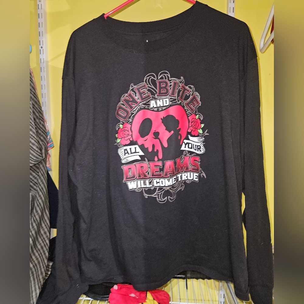Black Long Sleeve Graphic Tee with Red Skull Design